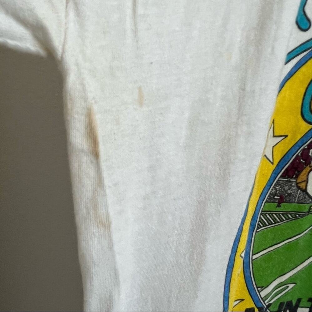 Vintage 1988 The California Raisins Play in the Bowl of Raisins Graphic T-Shirt - Picture 3 of 13